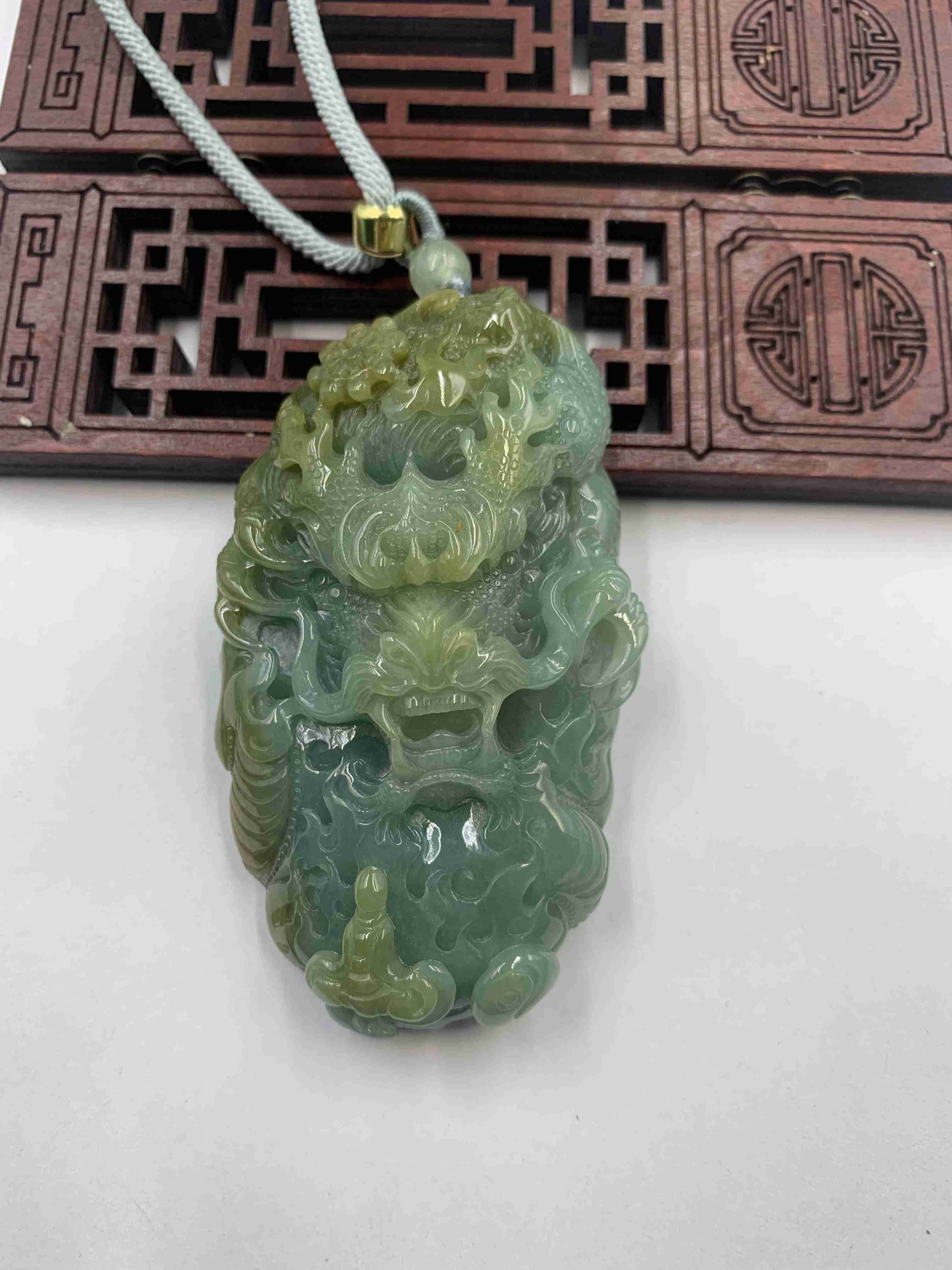 神龙护主