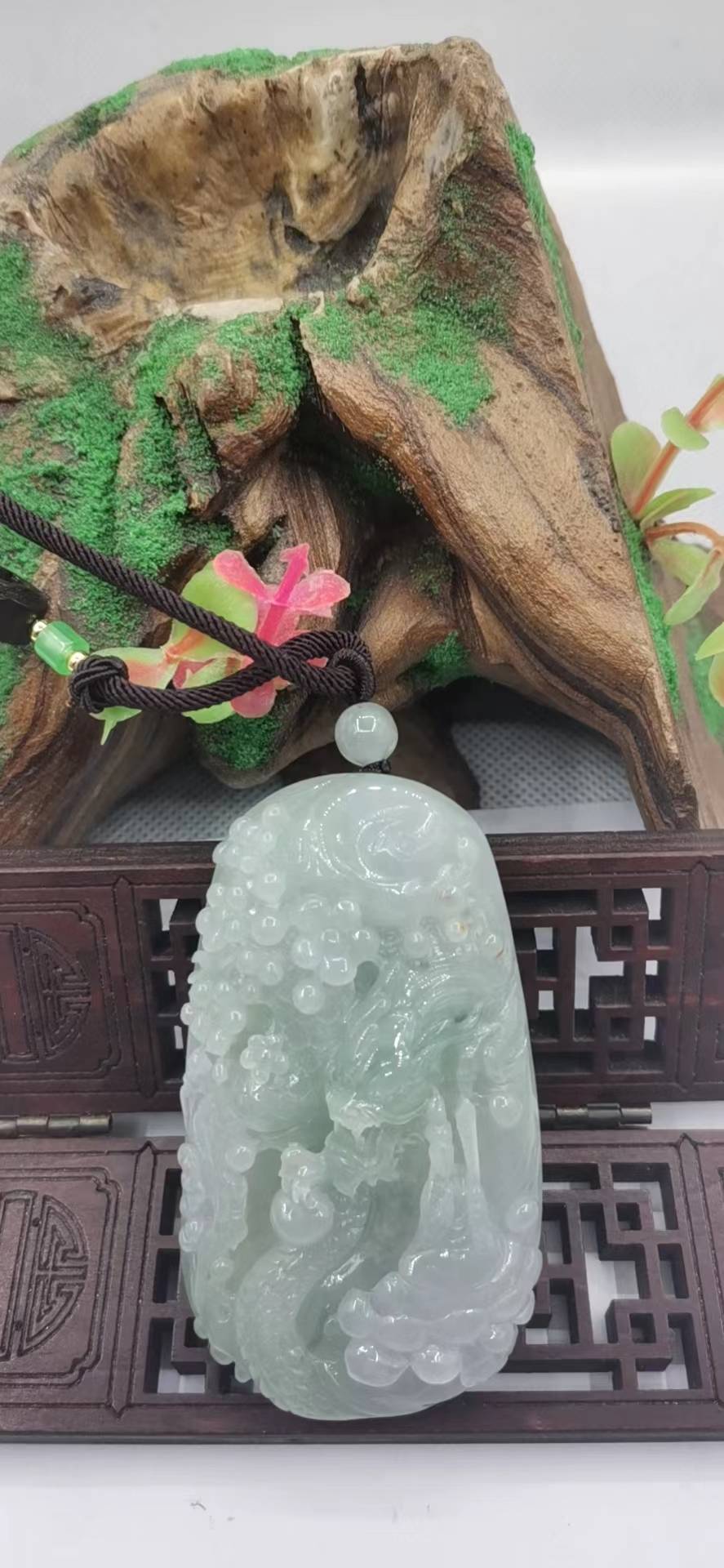 神龙护主