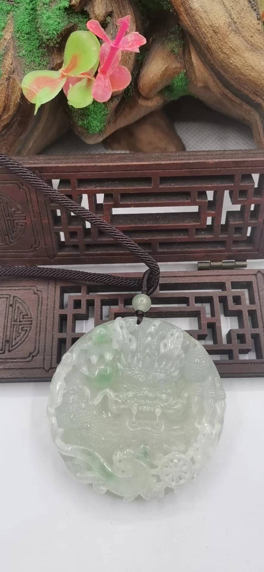 龙行天下
