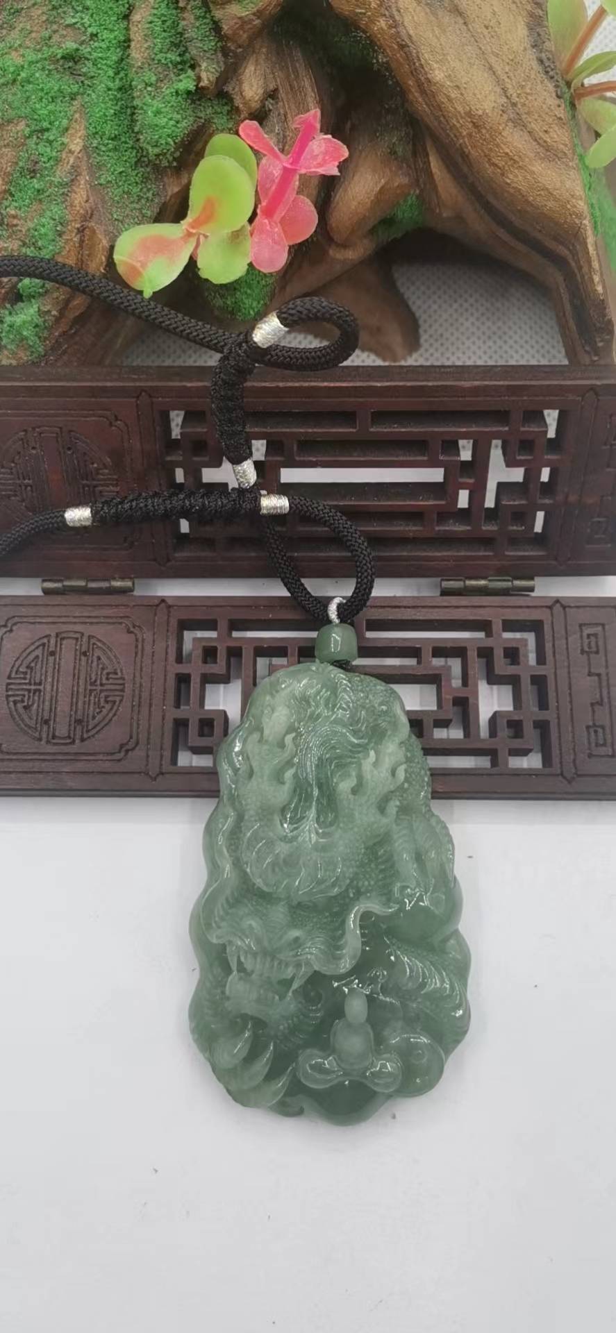 神龙护主