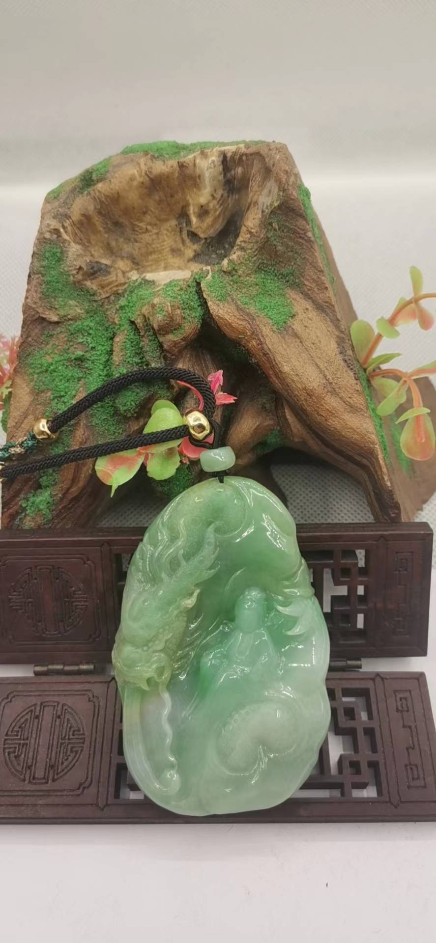 神龙护主