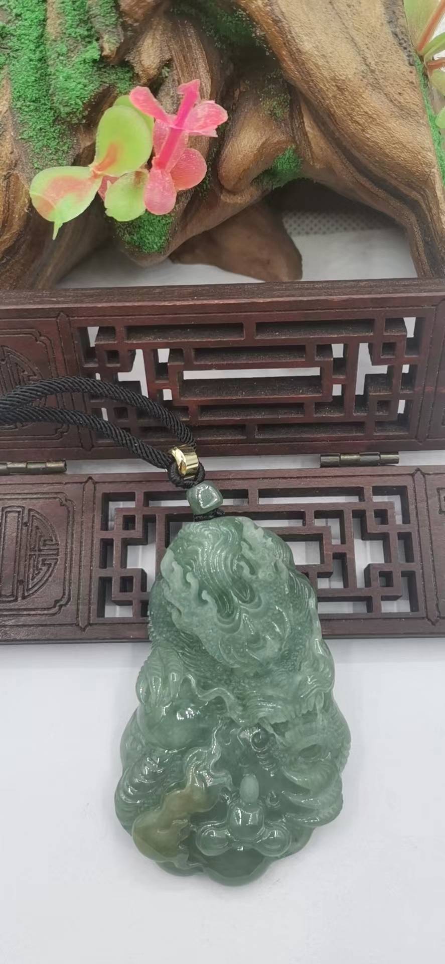 神龙护主