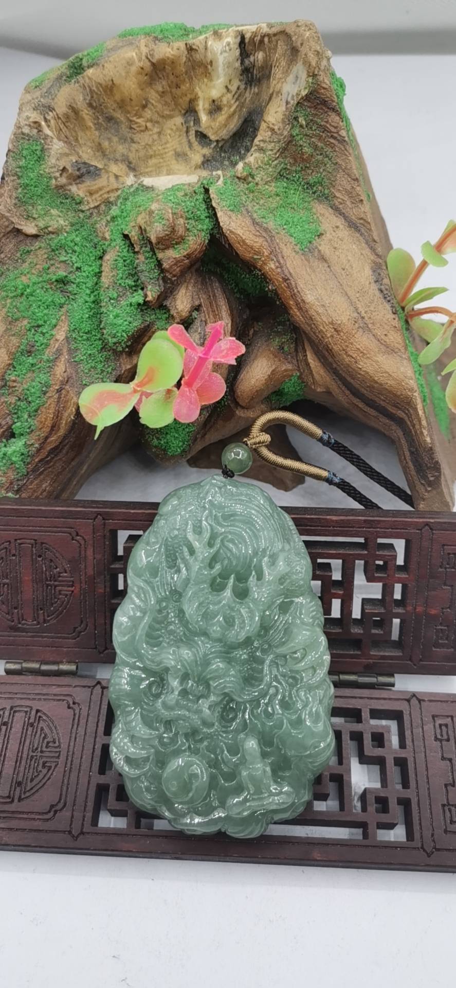 神龙护主