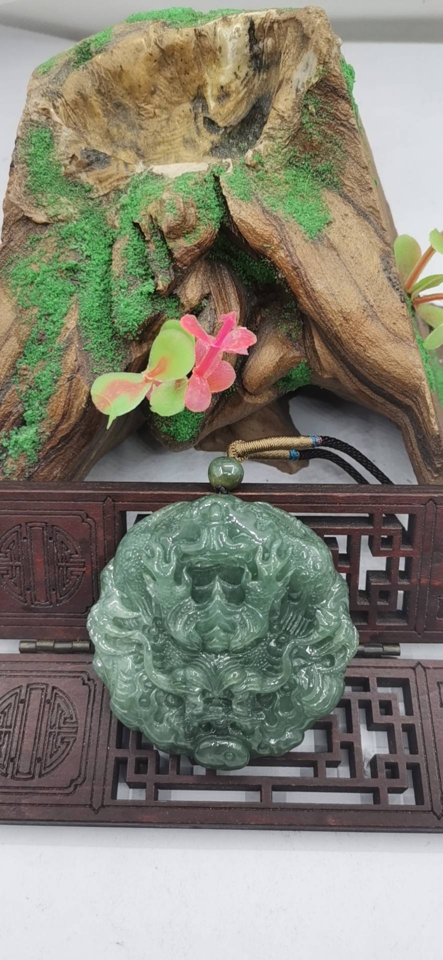 神龙护主