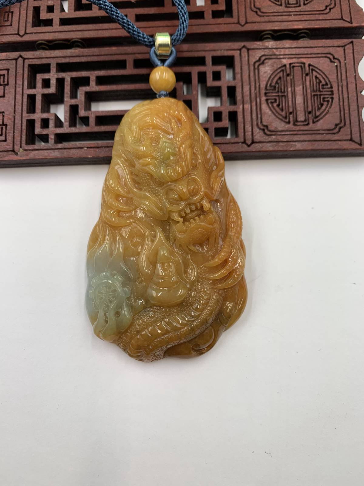 神龙护主