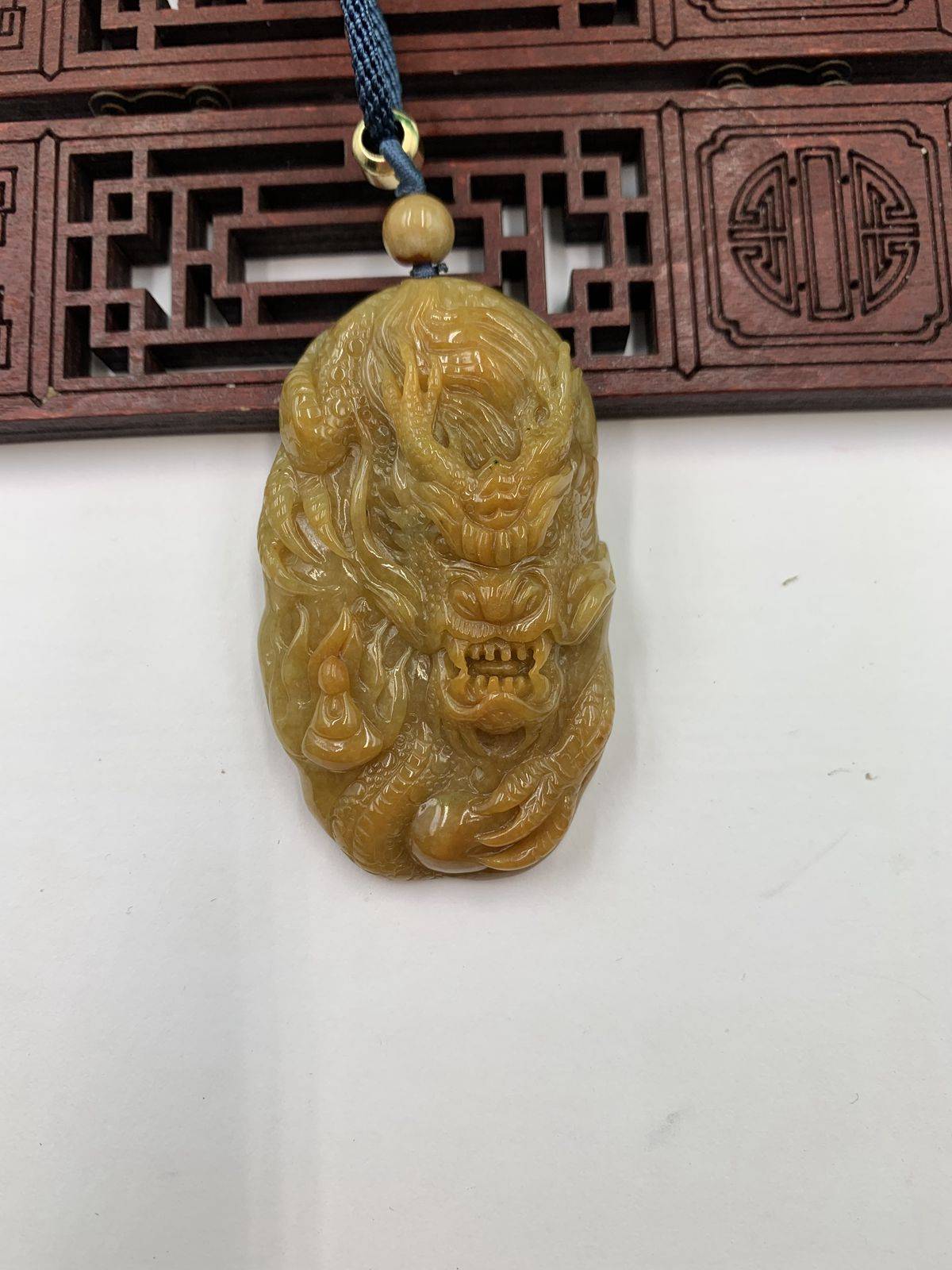 神龙护主