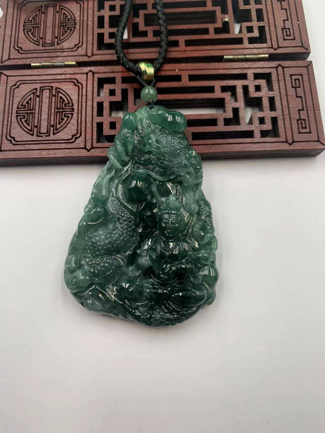 神龙护主