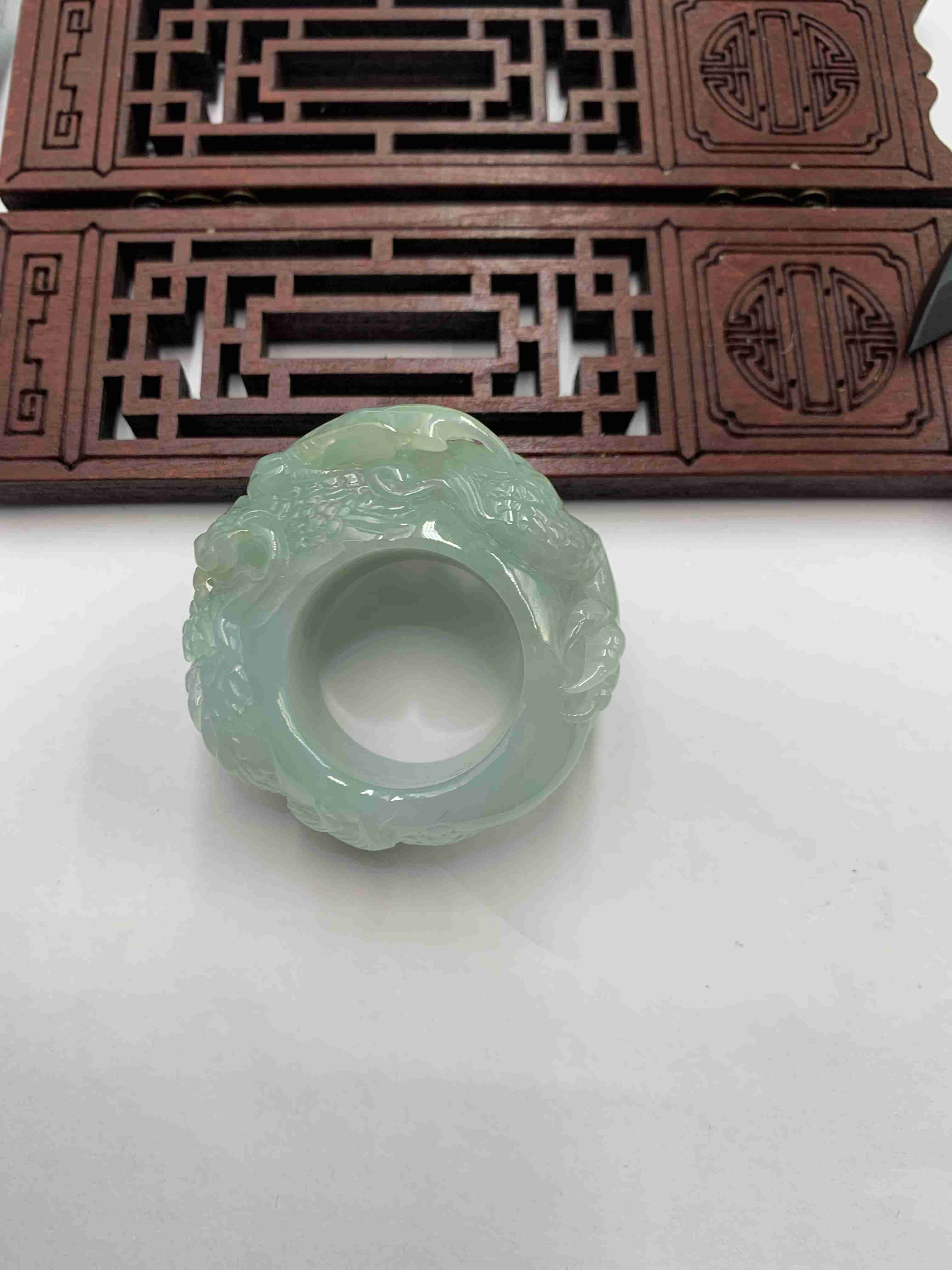 神龙护主