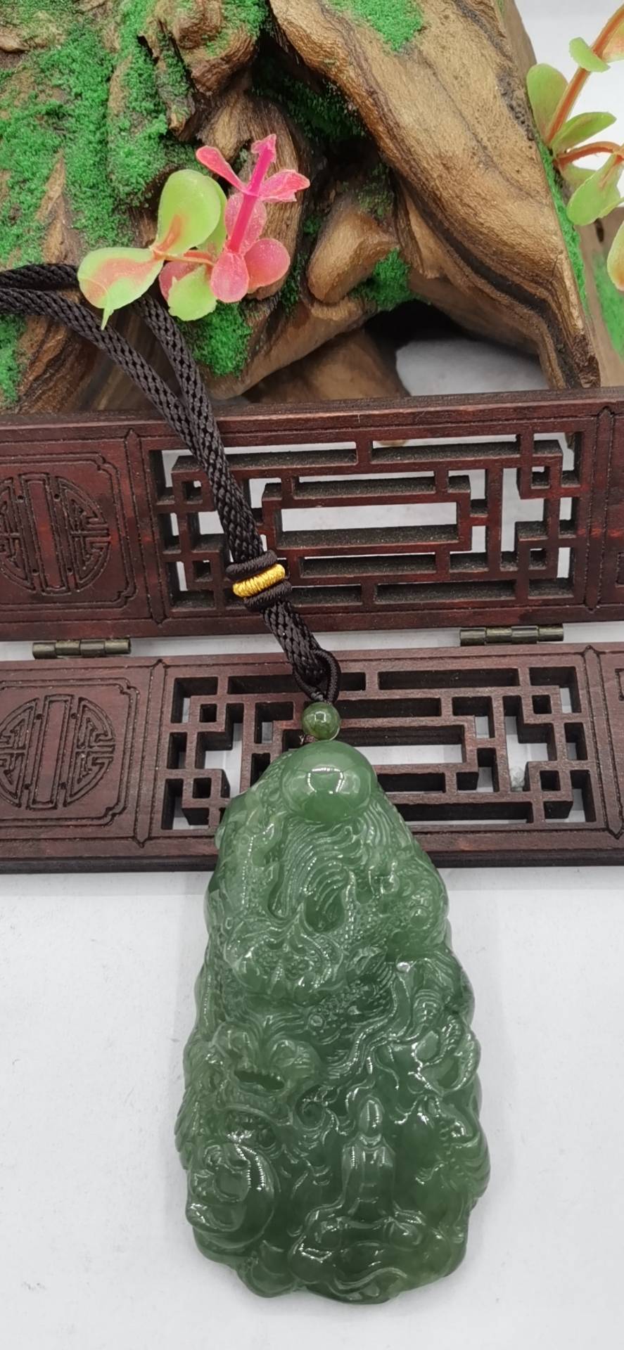 神龙护主