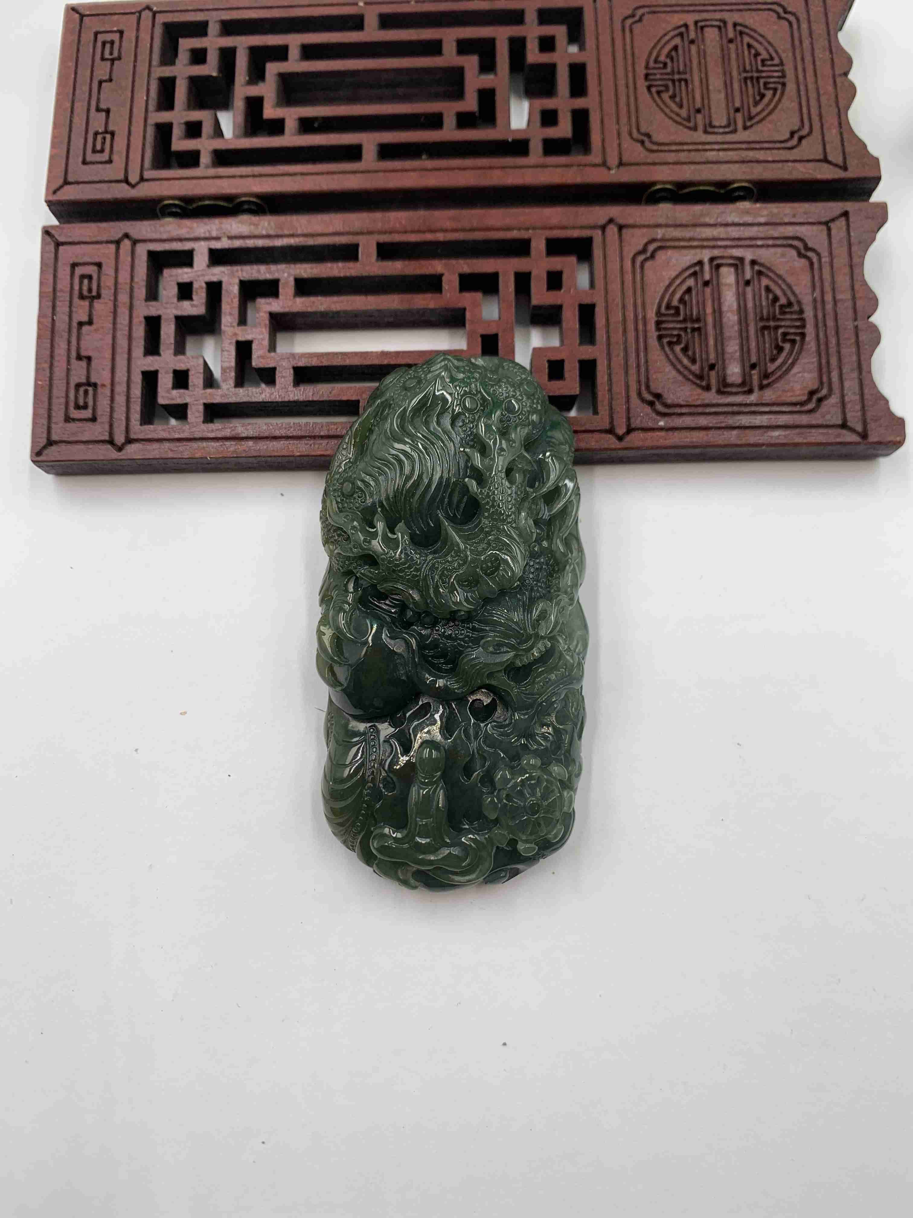 神龙护主