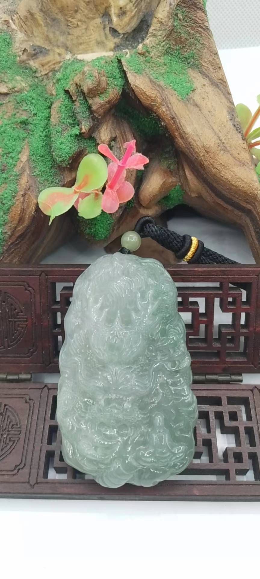 神龙护主