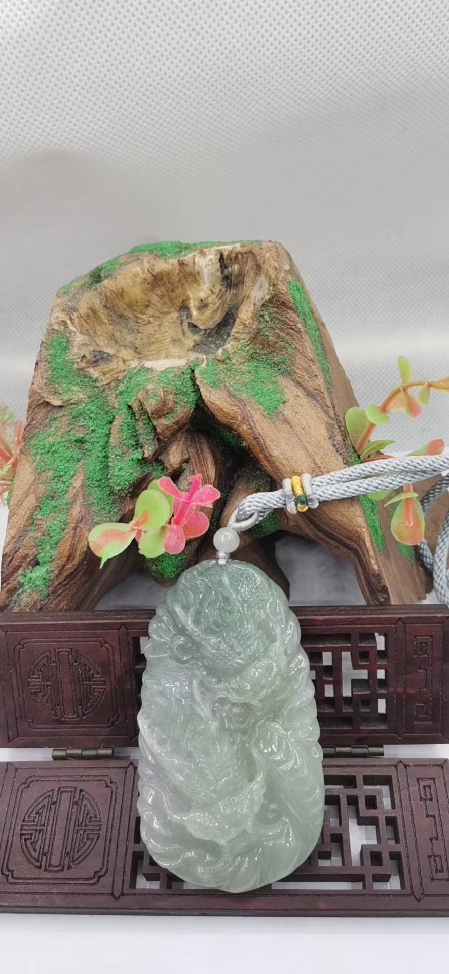 双龙护主
