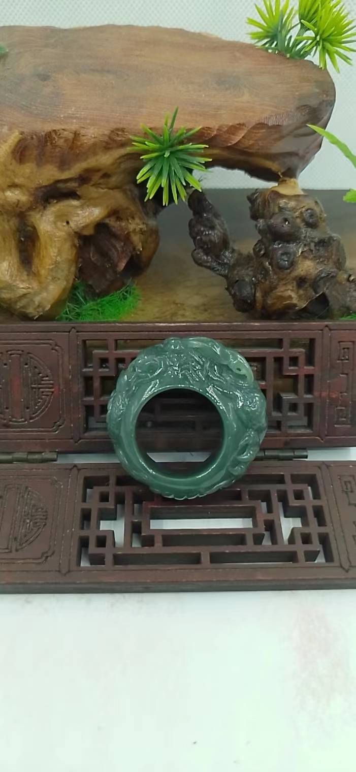 龙行天下