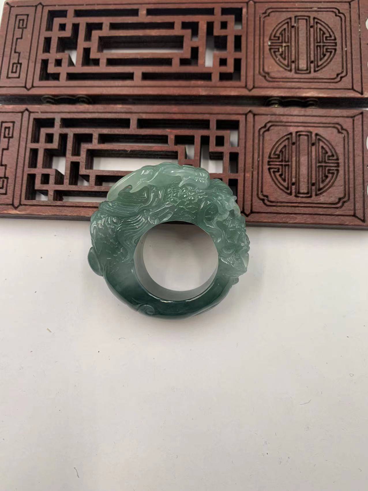神龙护主