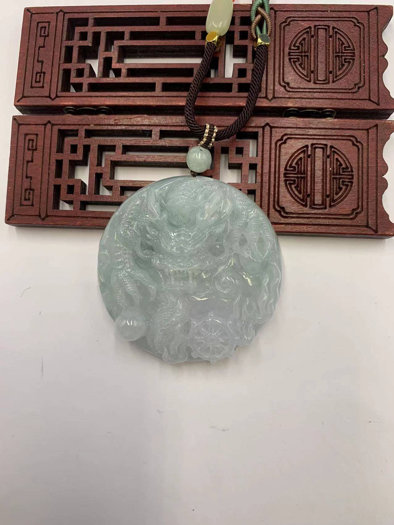 神龙护主