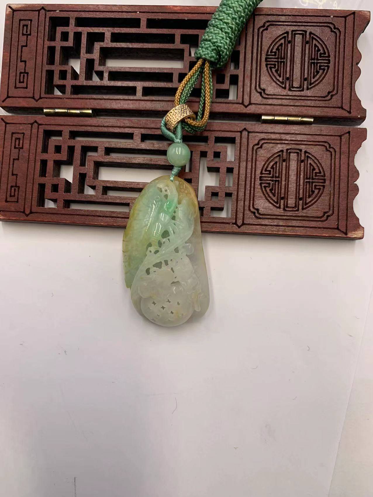 翩翩起舞