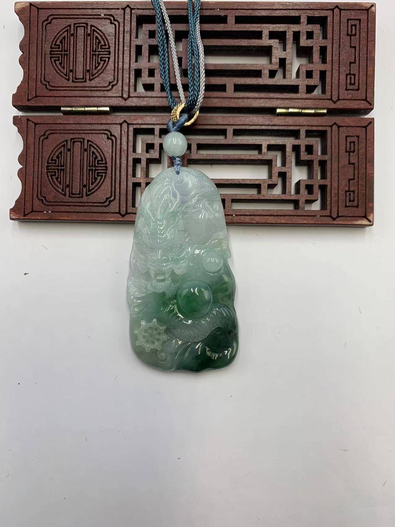 神龙护主