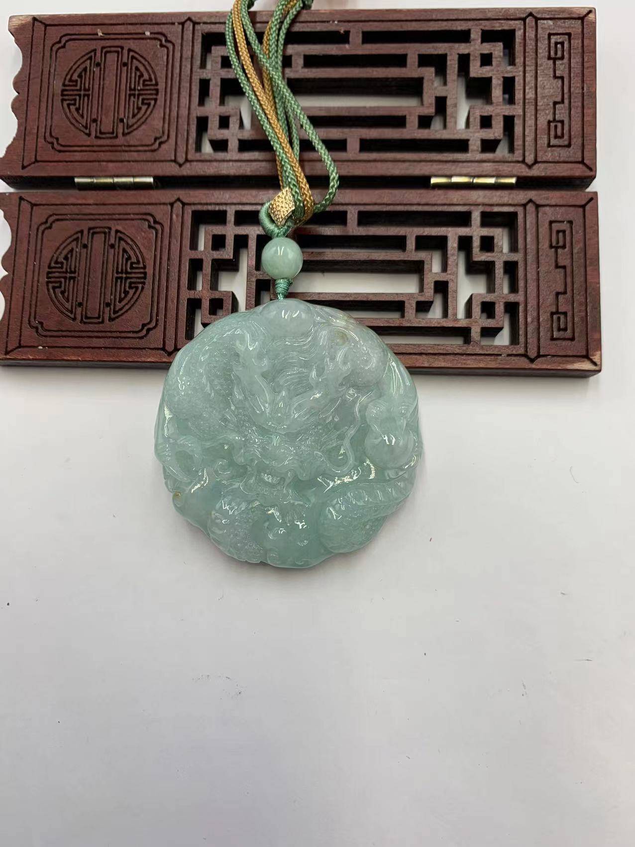 神龙护主