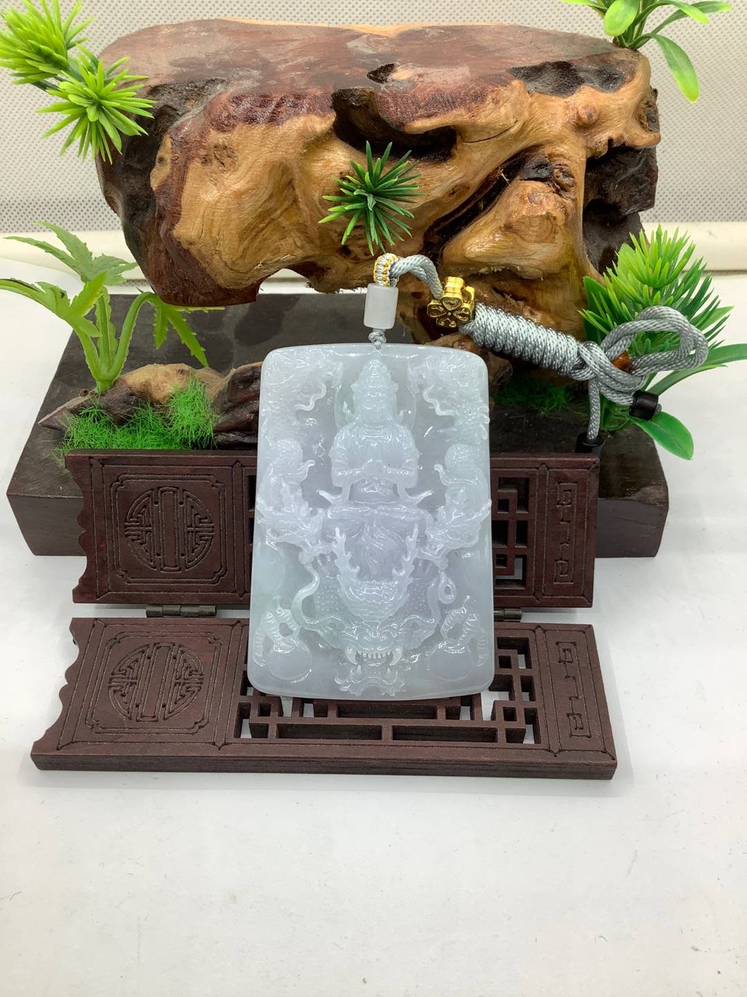 神龙护主