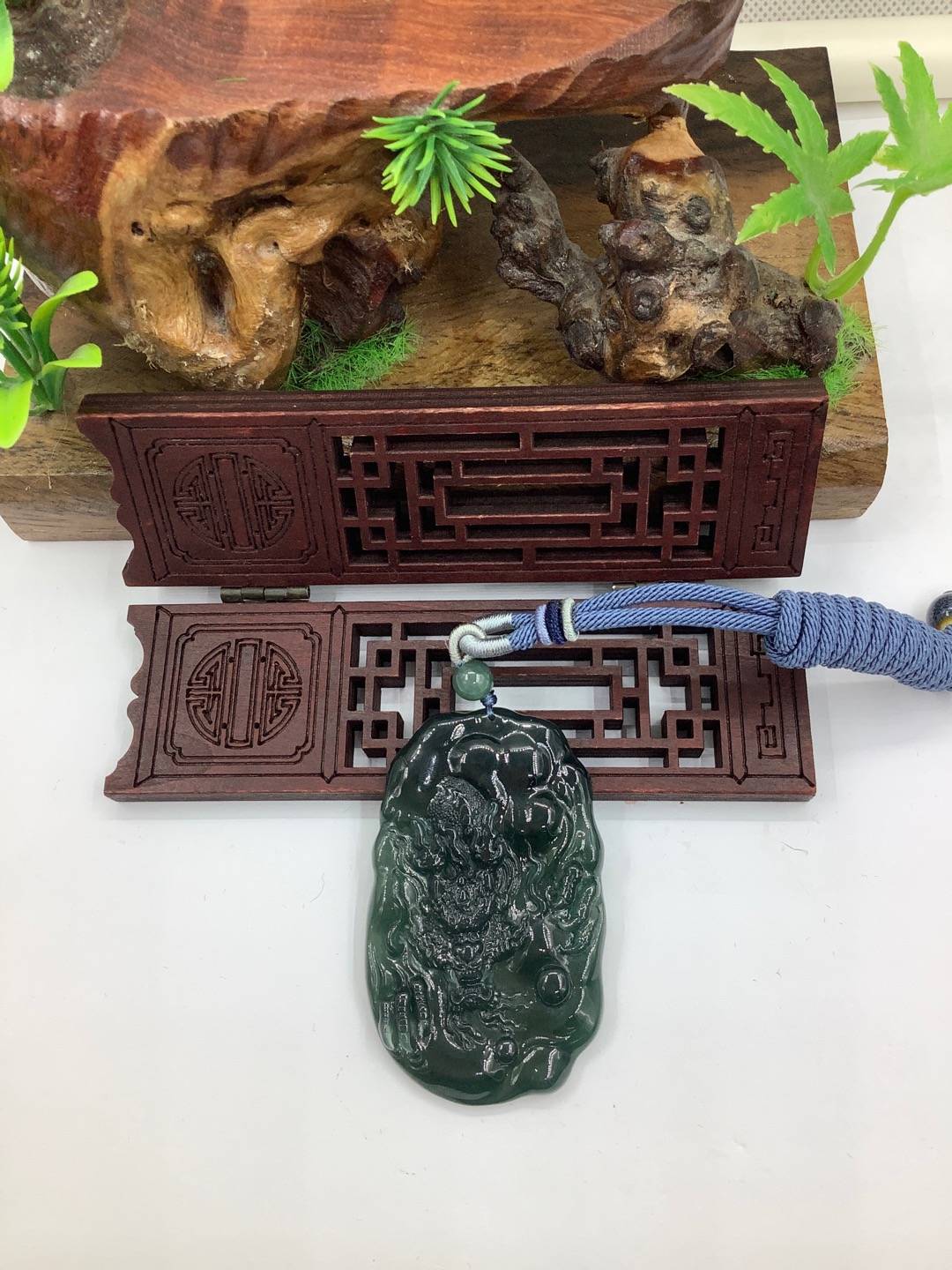龙行天下