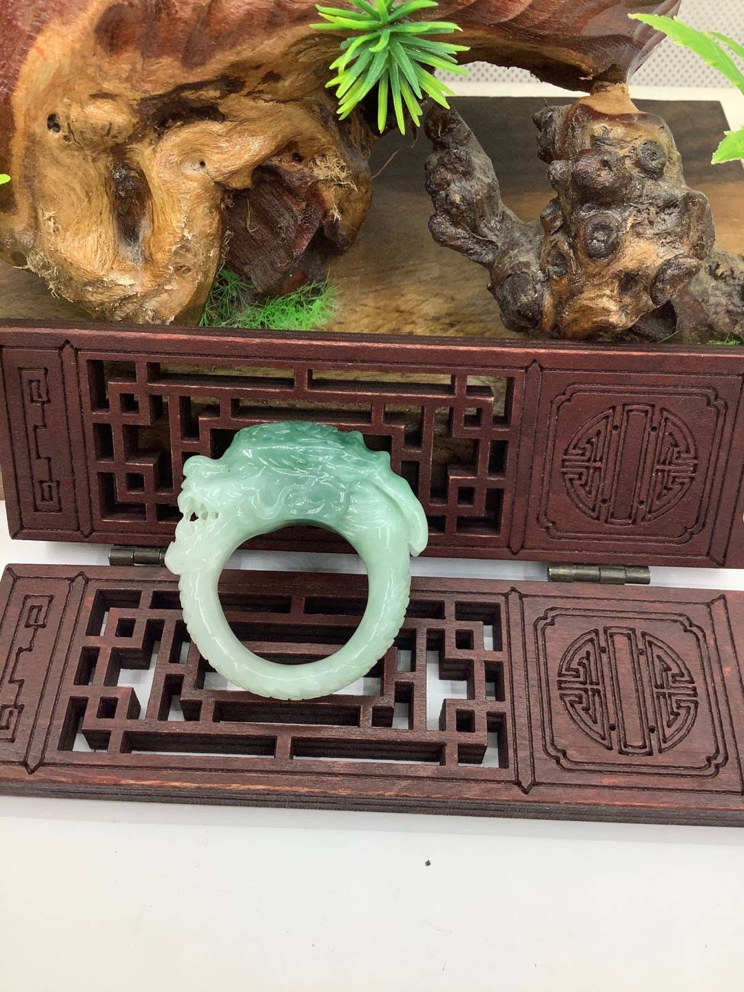 龙行天下