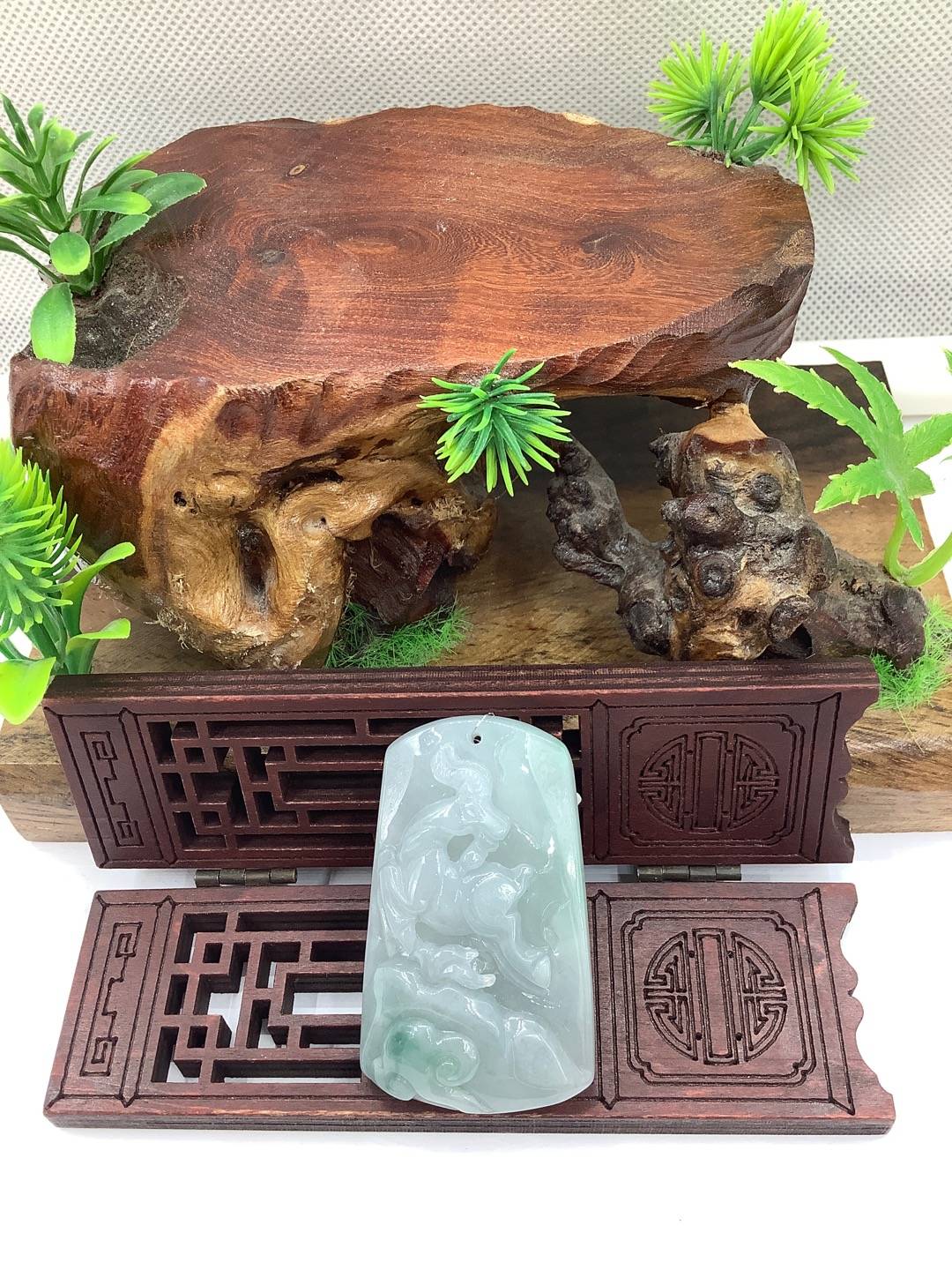 喜气洋洋