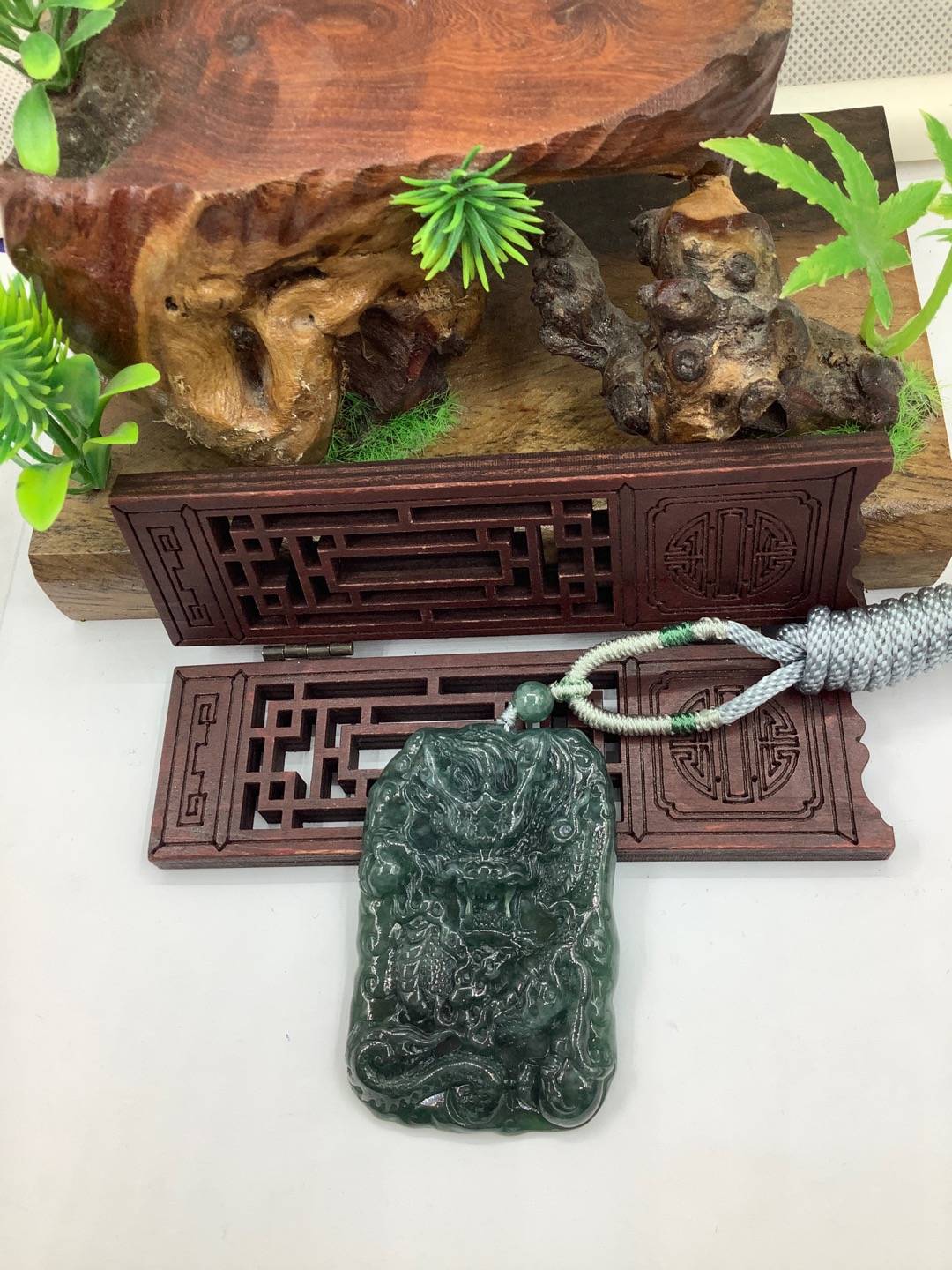 龙行天下