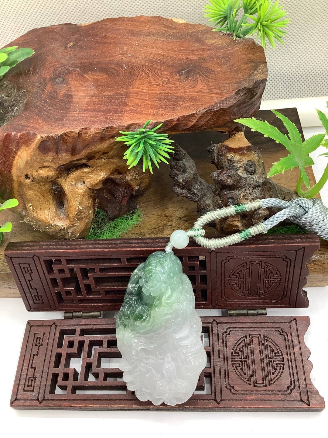 神龙护主