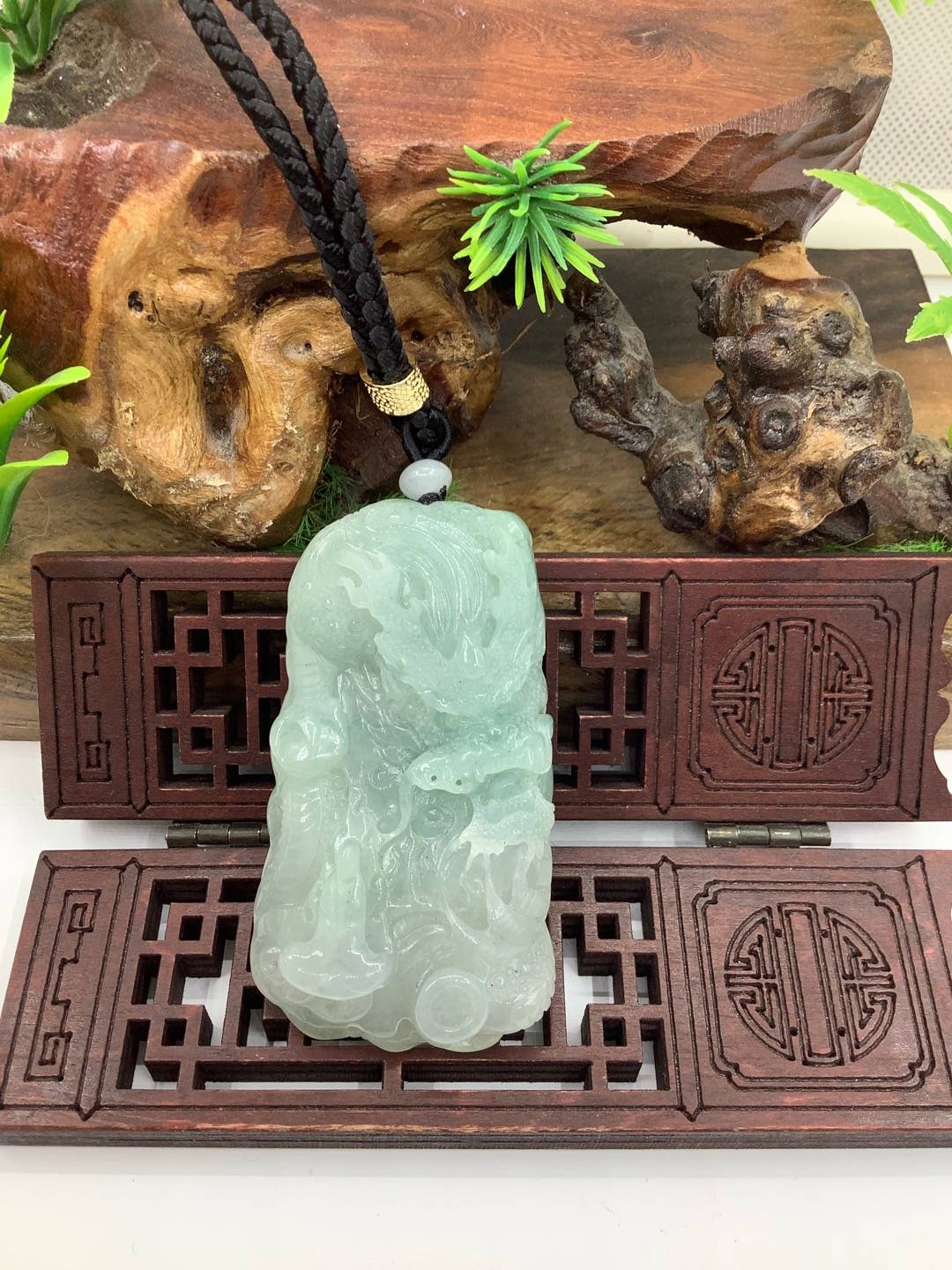 神龙护主