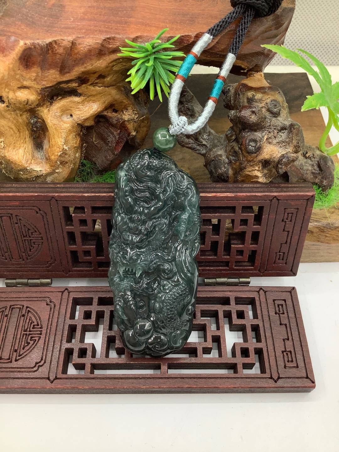 龙行天下