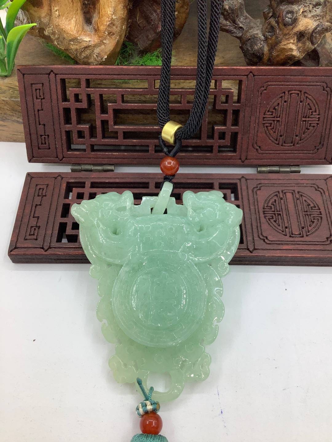 双龙护主
