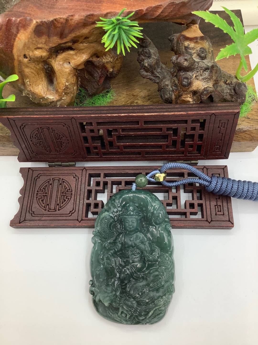 神龙护主