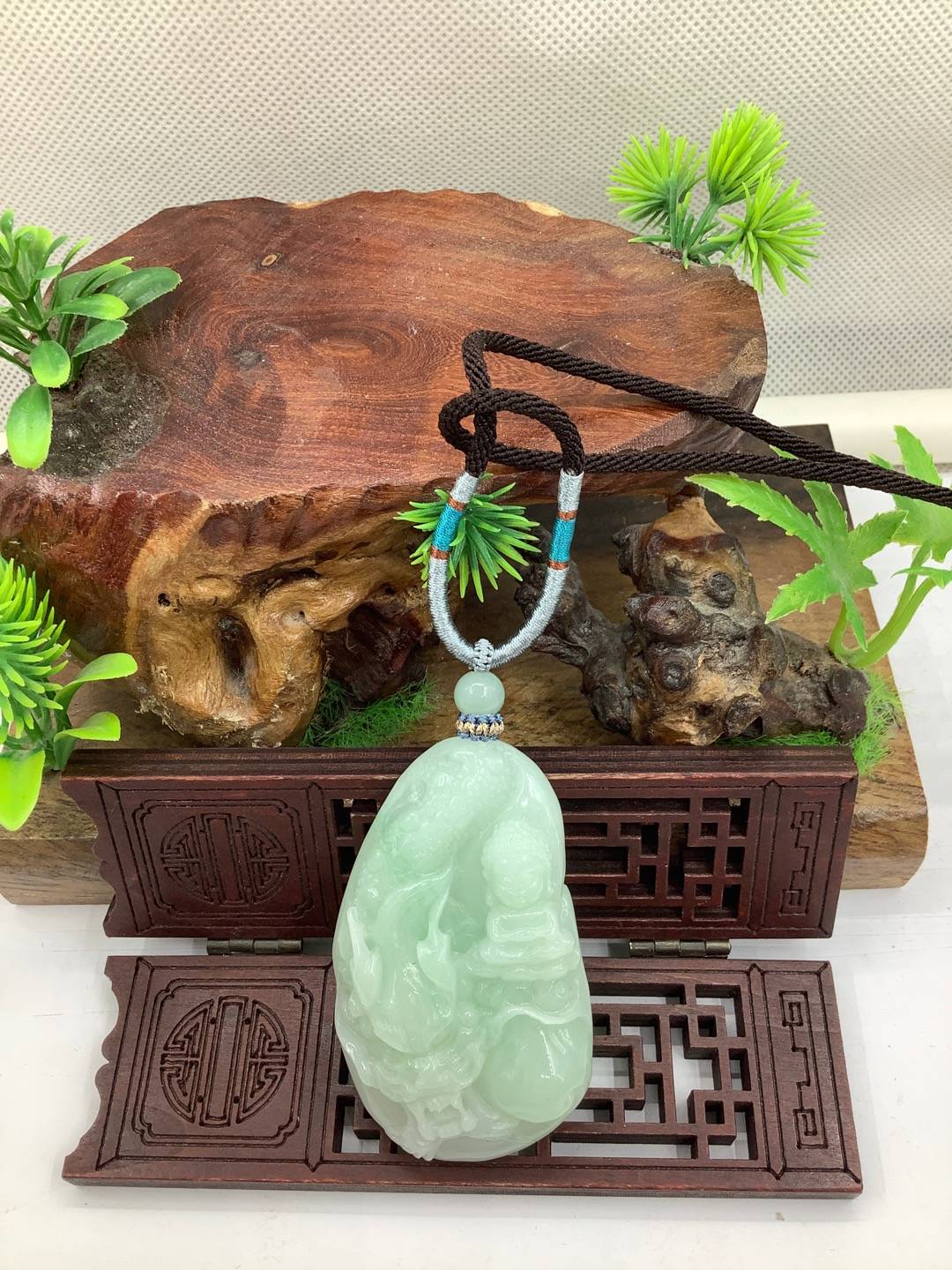 神龙护主