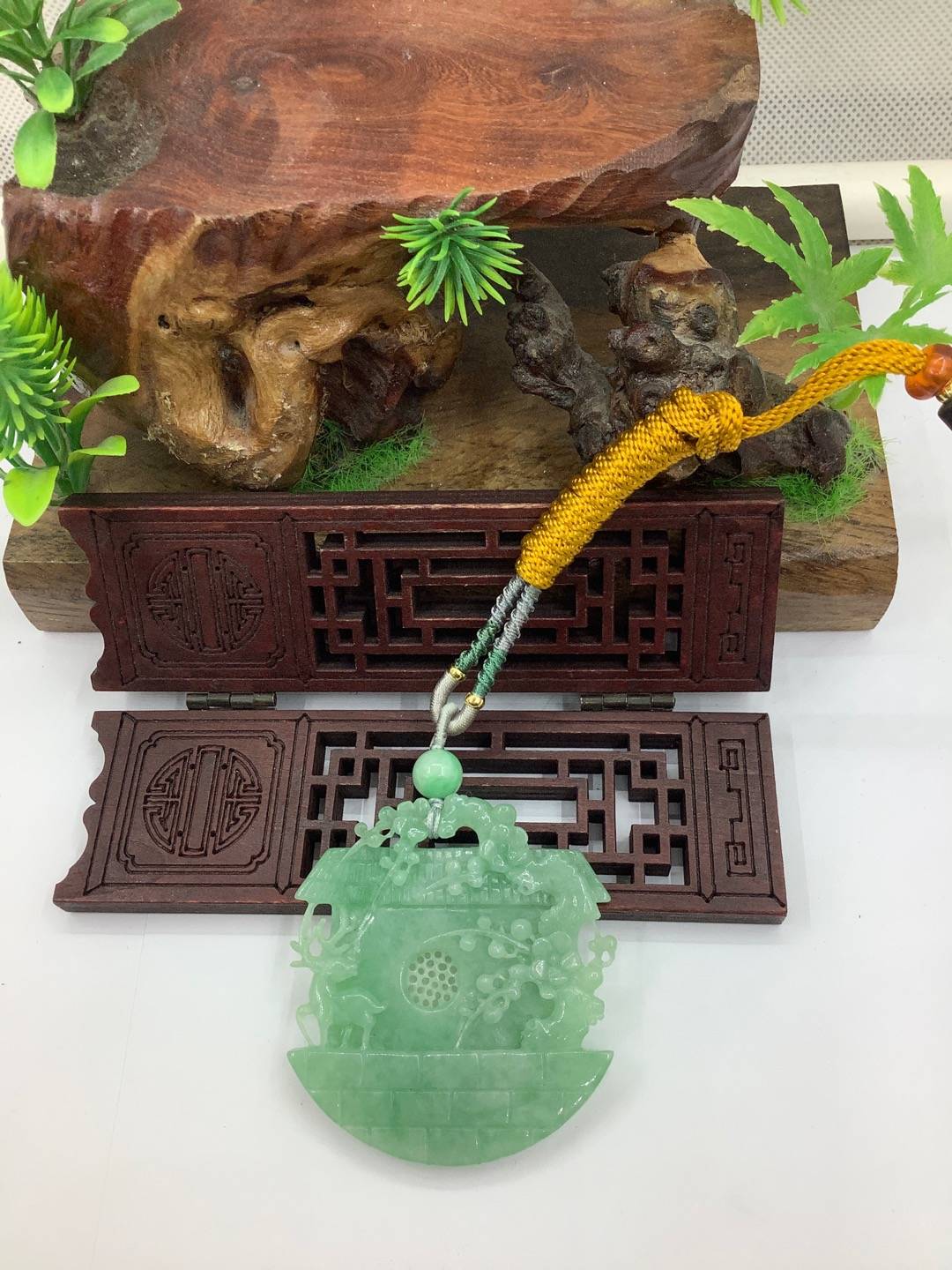 鹿梅同春