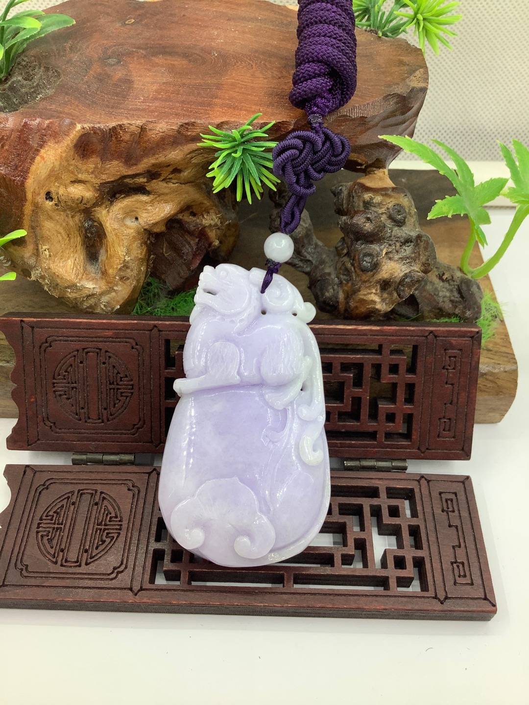 灵兽献瑞