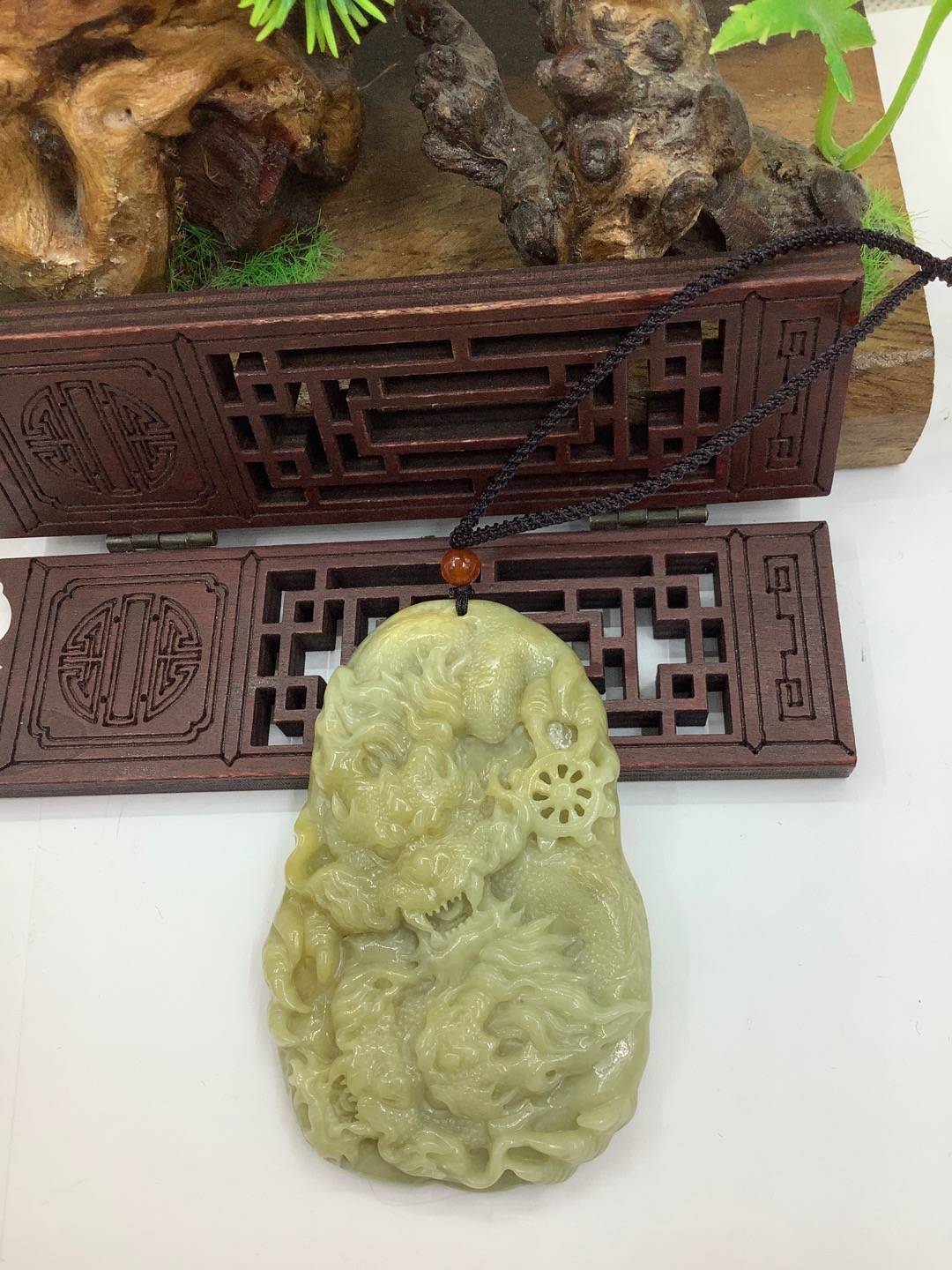 双龙护主