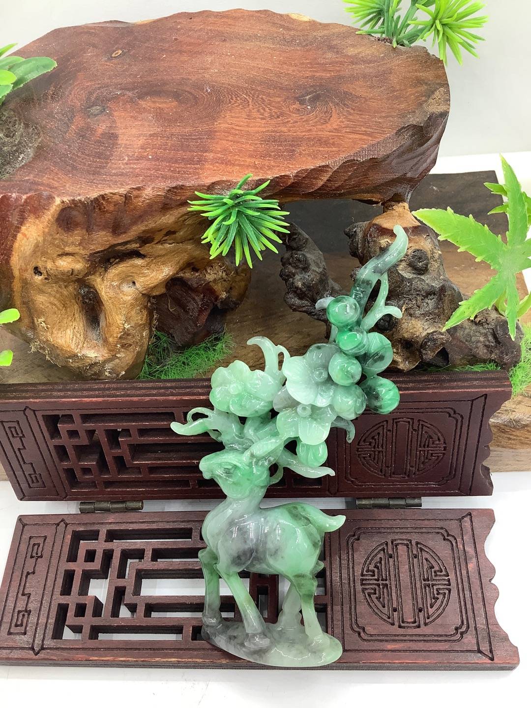 鹿梅同春