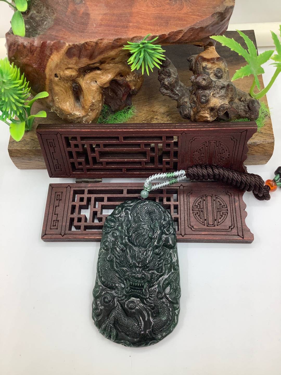龙行天下