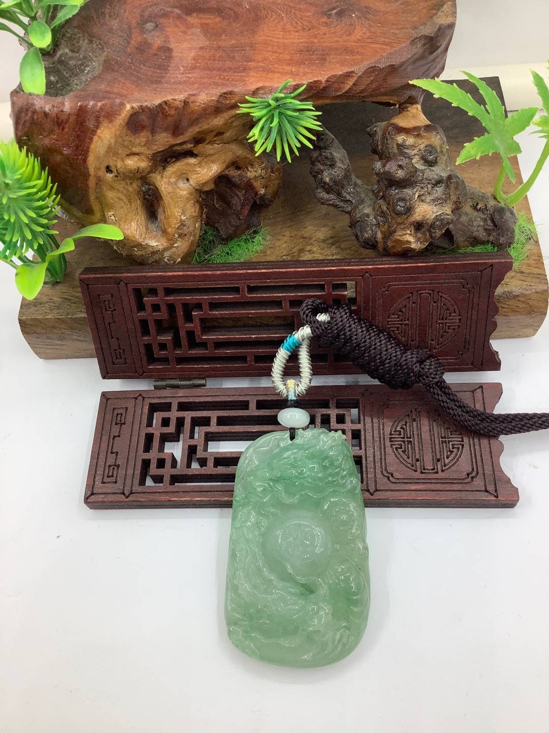 双龙戏珠