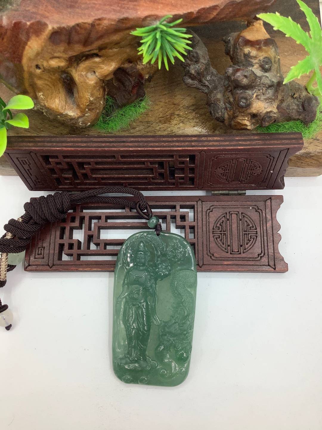 神龙护主