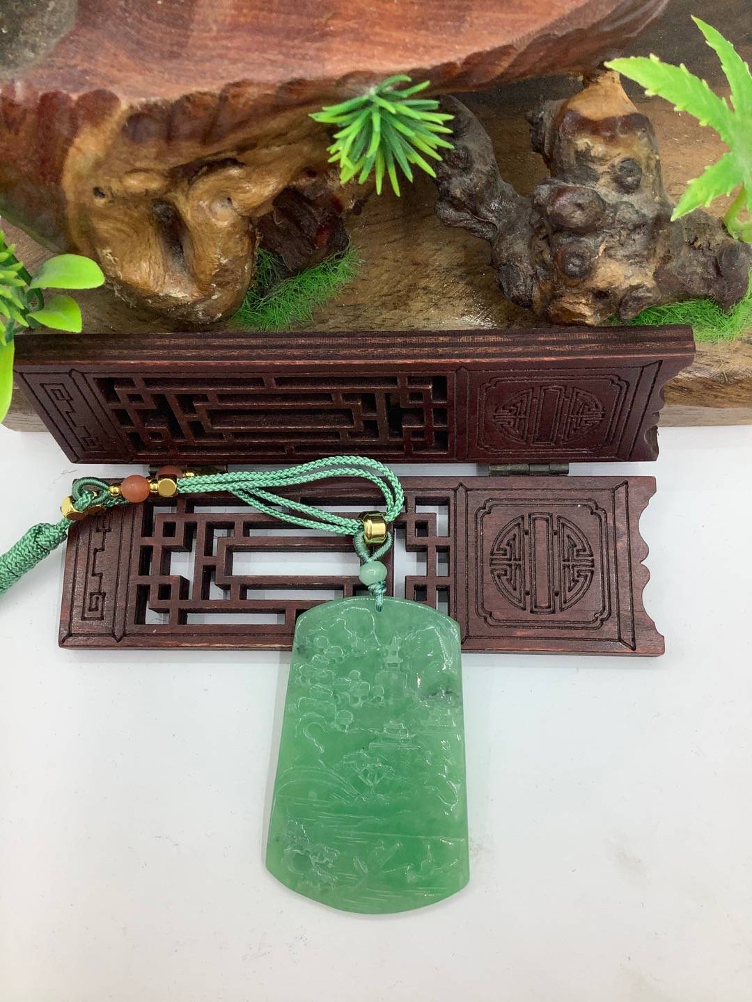溪水行旅