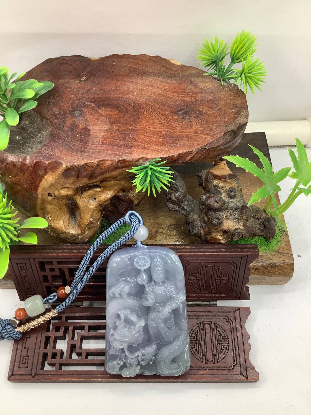 神龙护主