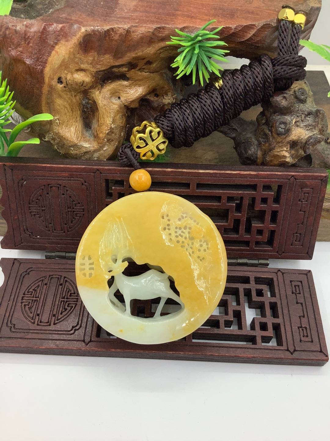 鹿梅同春