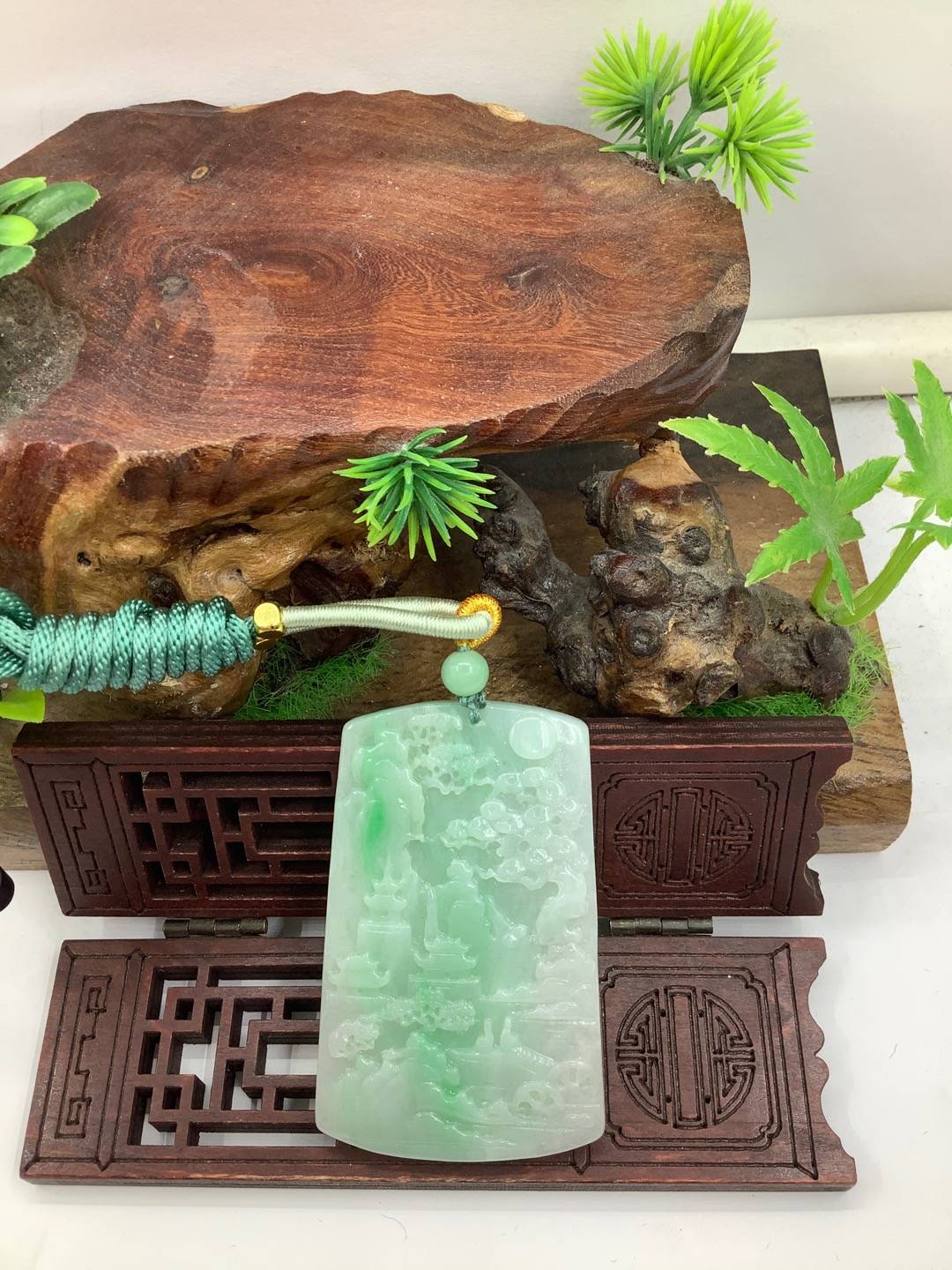 溪水行旅