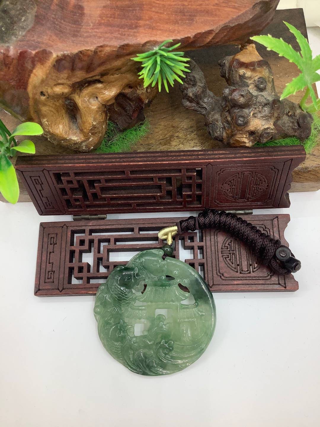 鱼跃龙门