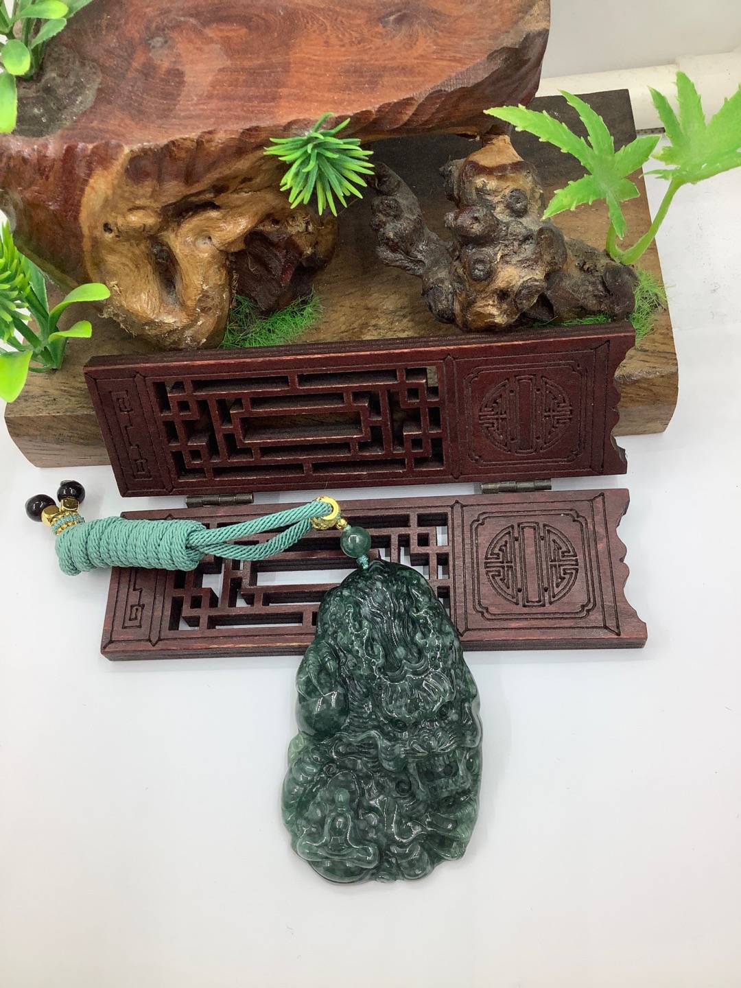 神龙护主