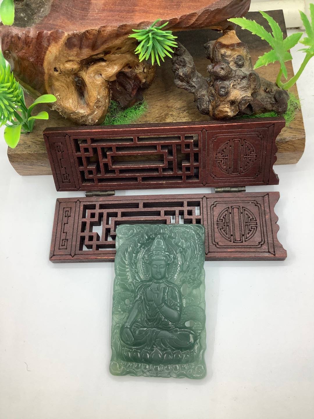 神龙护主