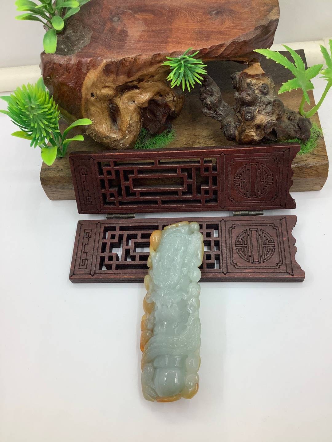 龙行天下