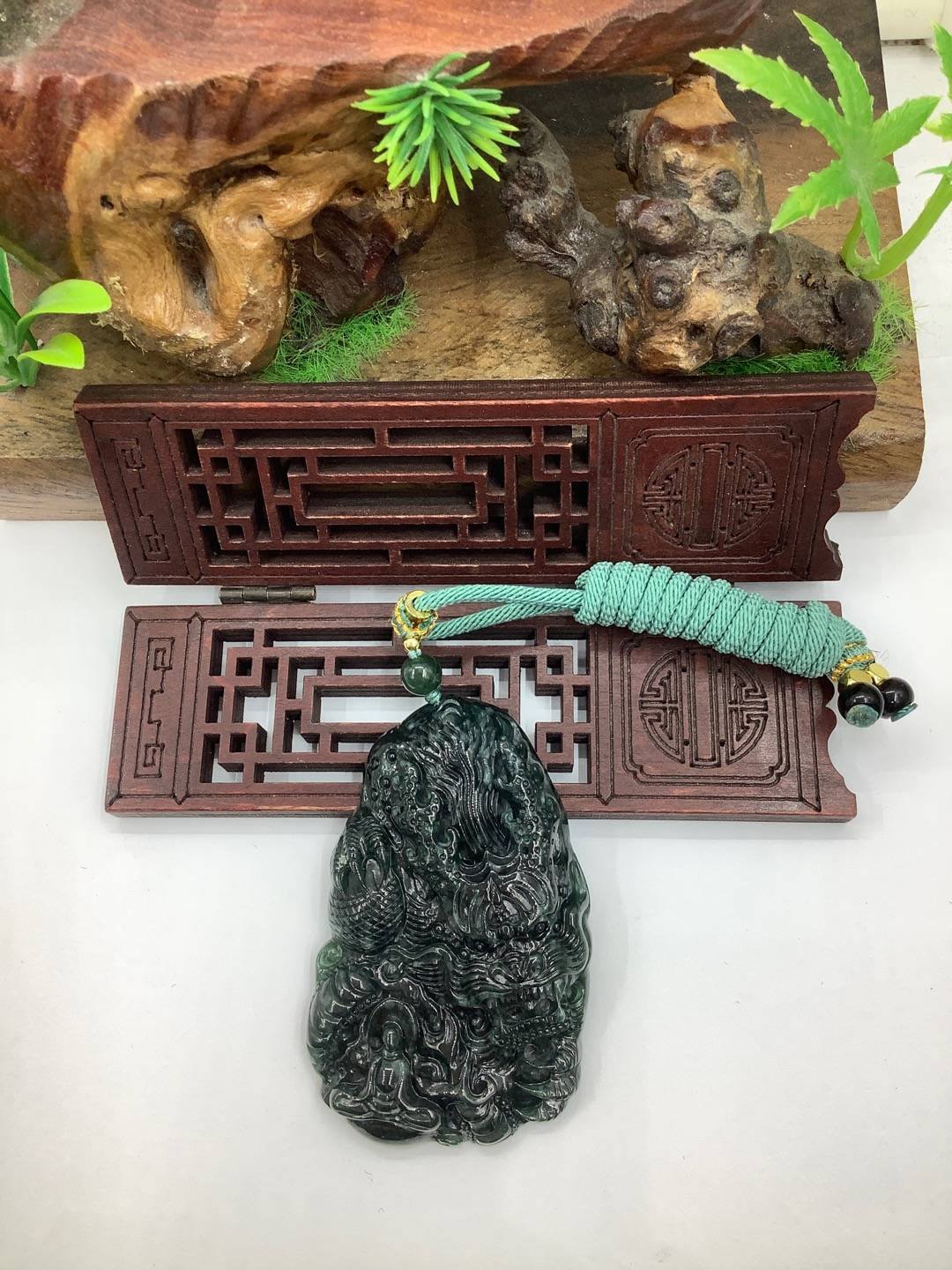 神龙护主