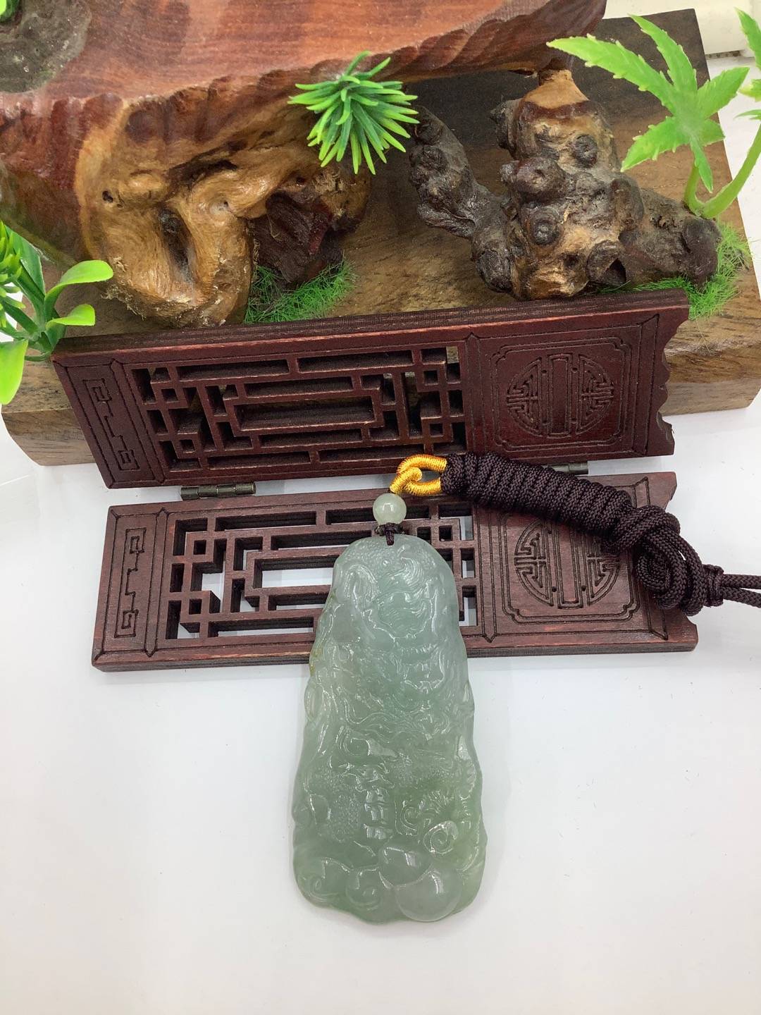 龙行天下